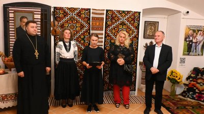 У Палаці Потоцьких експонують виставку «СВОЄрідні»