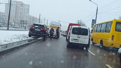У Львові не розминулись автомобілі (ФОТО)