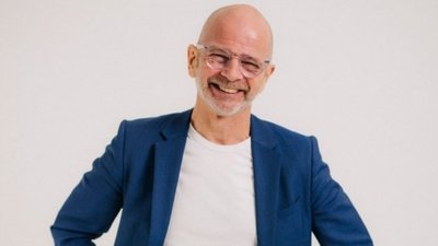 Автор бестселера "Іди туди, де страшно" потрапив під обстріл у Львові