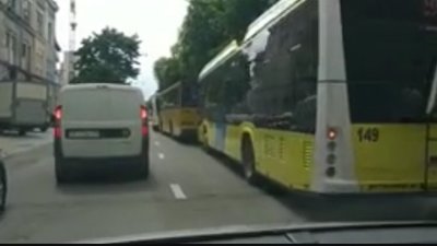 Львів знову потонув у "корках" (ВІДЕО)