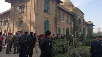 У Пакистані бойовики напали на коледж: дев'ятеро загиблих, десятки поранених