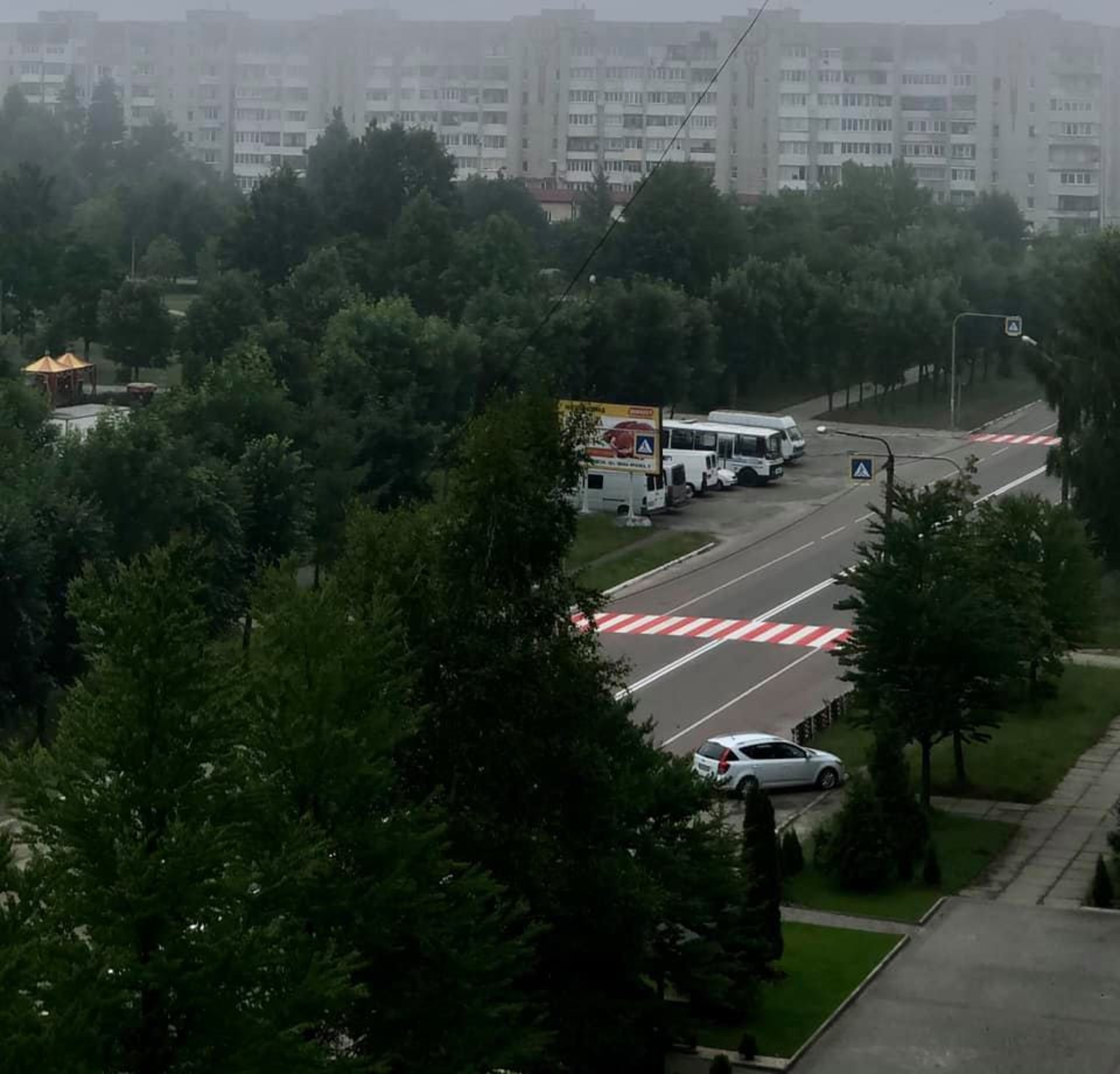 У Новояворівську оновлюють пішохідні переходи, фото НМР