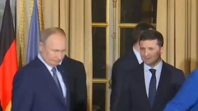 Порошенко протистояв Путіну, а Зеленський заглядає йому в очі, - нардеп