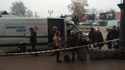 Вибухівки на вокзалі Львова не виявили – поліція
