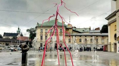 У Львові встановлять ще чотири кринжові скульптури