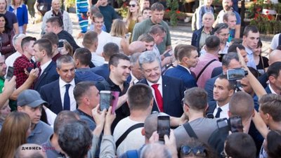 Порошенко їде у Стрий і Дрогобич