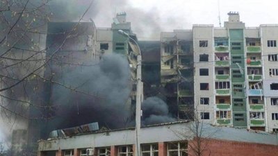 Російські війська завдали ракетного удару по центру Чернігова (ФОТО, ВІДЕО)