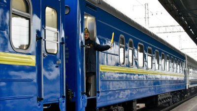 На Покрову до Львова курсуватимуть додаткові поїзди