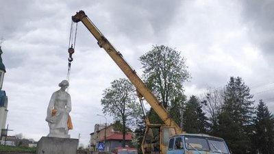 На Львівщині декомунізували ще два пам’ятники радянської доби