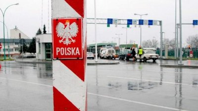 На Львівщині близько тисячі людей «застрягли» на кордоні
