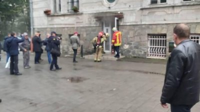 У Львові горить поліклініка (ФОТО, ВІДЕО)