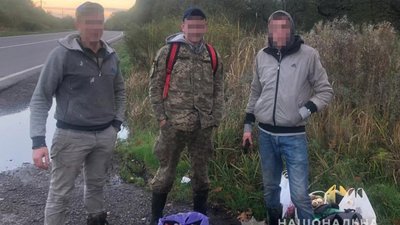 На Львівщині розшукали трьох грибників, які заблукали у лісі