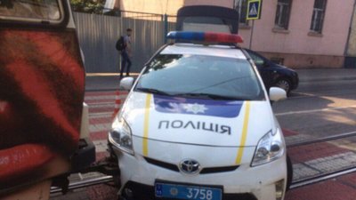 У Львові 20 автомобілів патрульної поліції не експлуатуються через ДТП - депутат