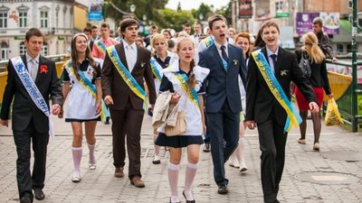 Міносвіти рекомендує не проводити останніх дзвоників та випускних вечорів