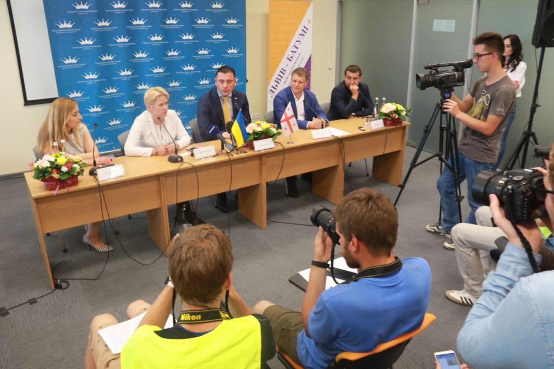 Прес-конференція з нагоди відкриття рейсу Батумі -Львів