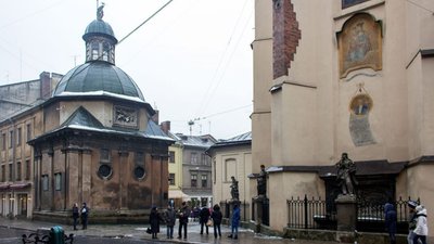 Львівська мерія  вимагає від правоохоронців встановити, хто неподалік Ратуші обстріляв вуличну скрипальку