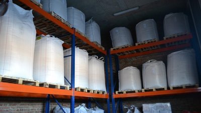 Мешканців Львівщини попереджають про небезпечне борошно з птиці