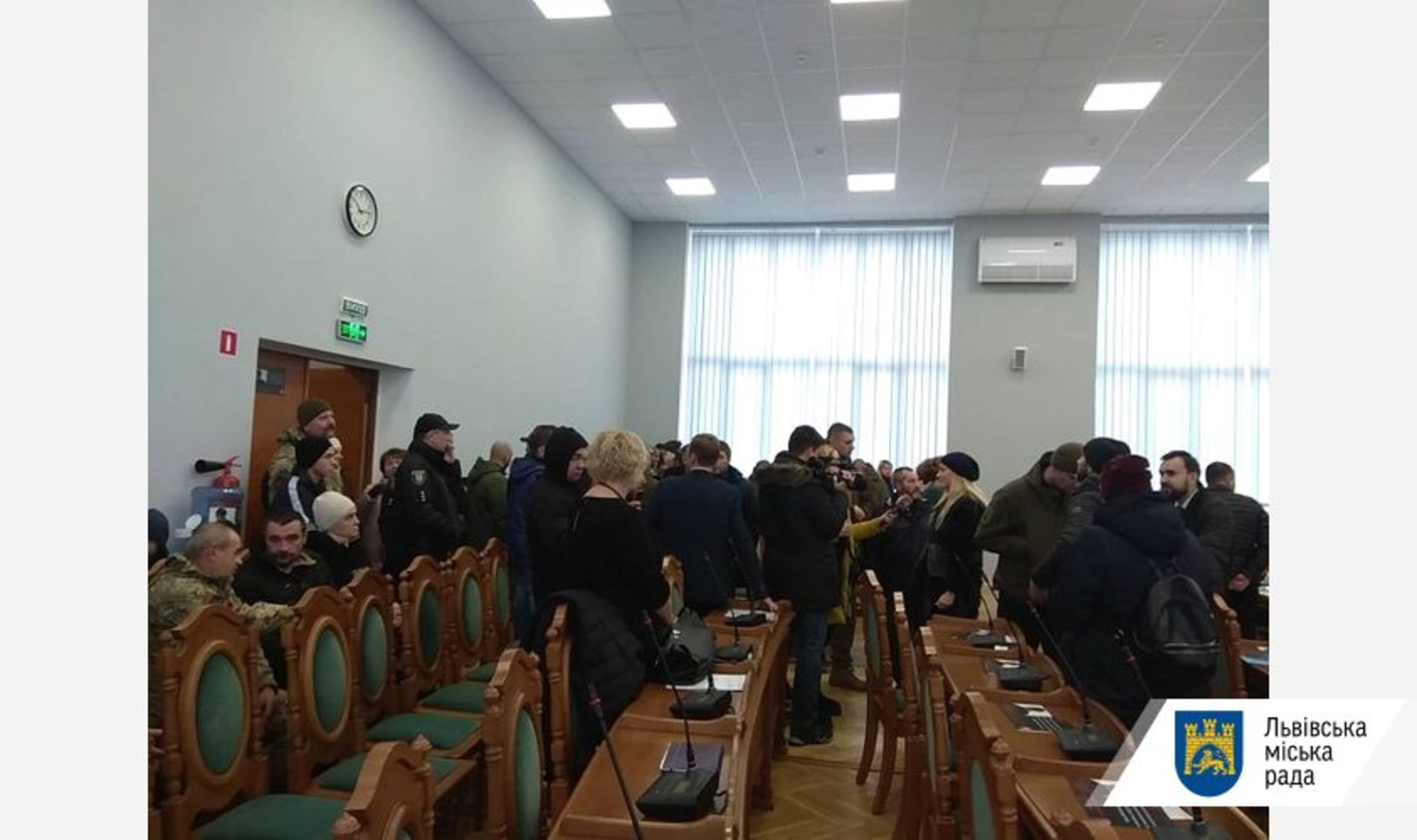 У Садового оприлюднили власну версію подій на сесії міськради за участі активістів. Фото - ЛМР