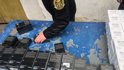 У "Краковці" вилучили контрабандні айфони на 4 мільйони гривень (ФОТО)