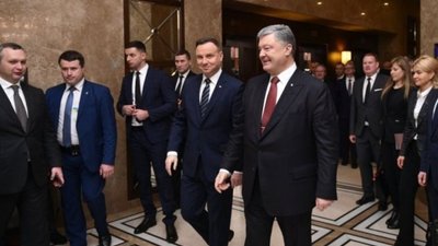 Польща чекає пропозицій України щодо постачання скрапленого газу – Дуда