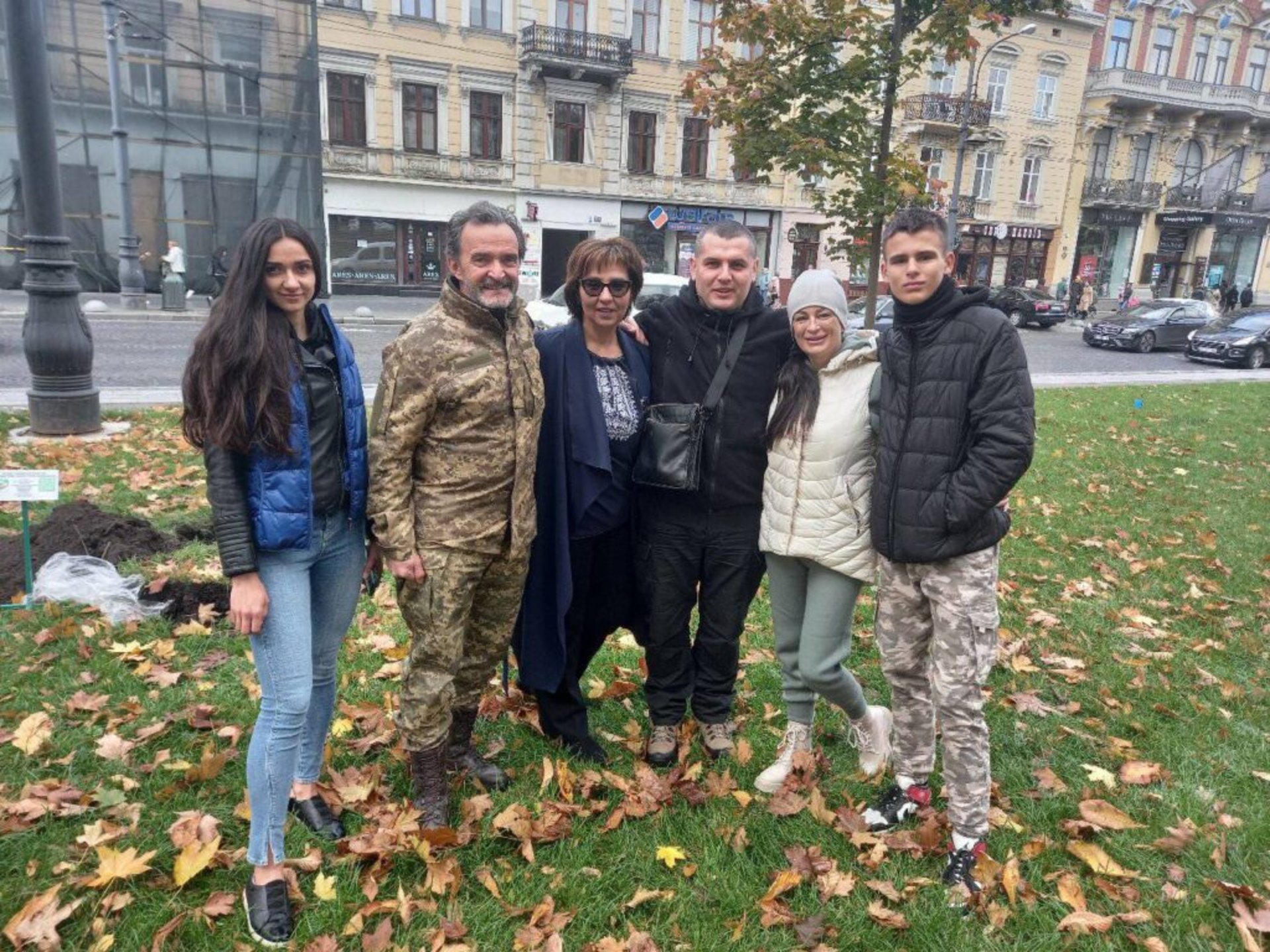 У центрі Львова посадили волонтерське дерево