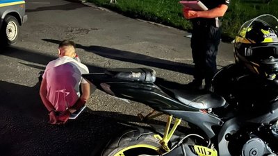 На Львівщині 19-річний чоловік викрав мотоцикл