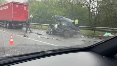 Біля Львова автомобіль перетворився на купу металу