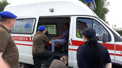 На Львівщині поліцейські врятували жінці життя