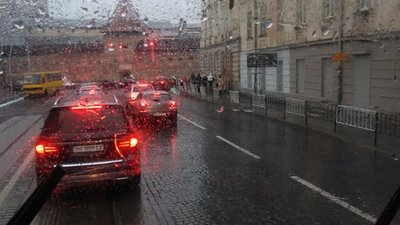 У Львові на площі Митній можна зменшити тягучки (ФОТО)
