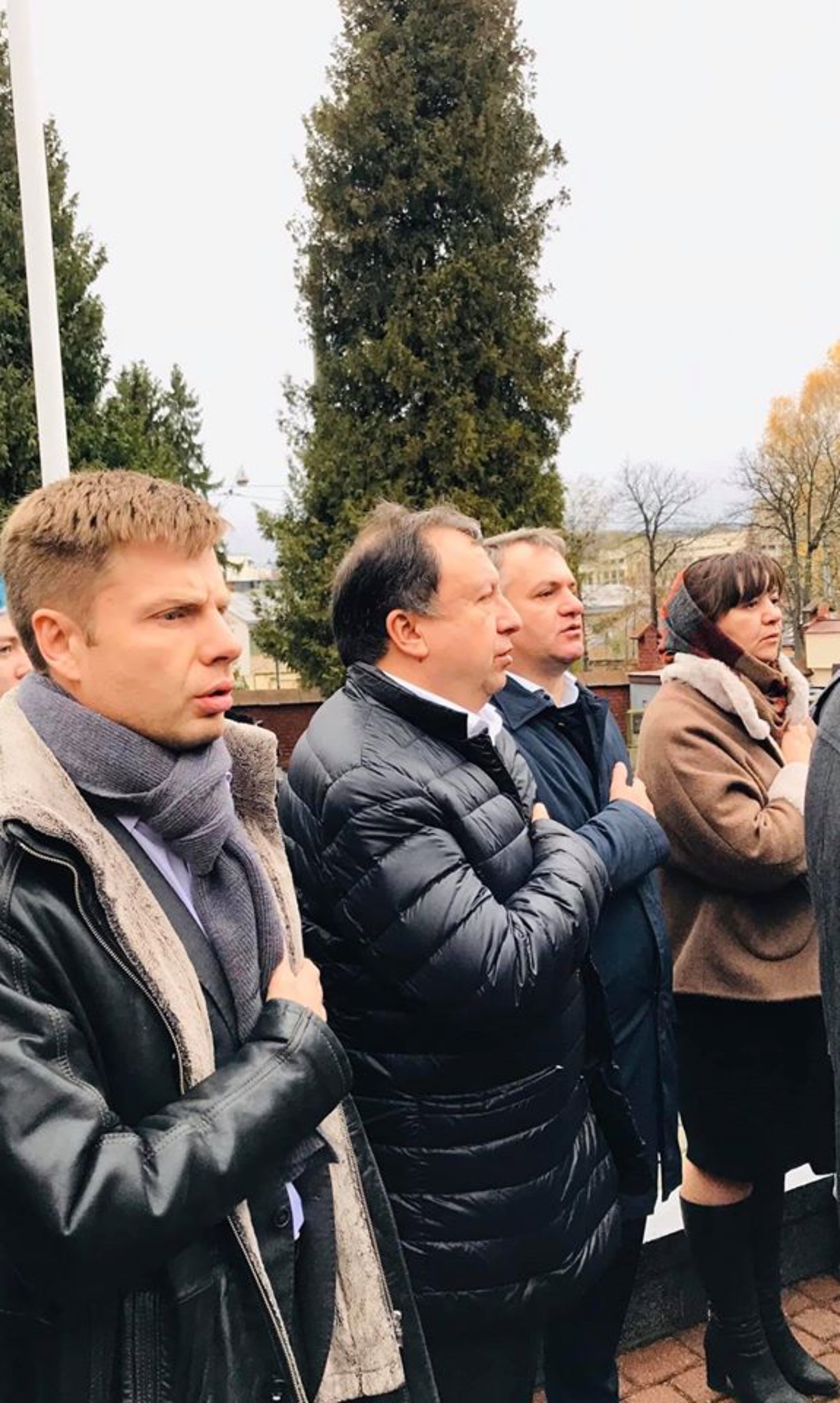 На Личаківському кладовищі вшанували пам'ять новітніх Героїв. Фото Ольга Матейчик