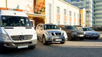 З Дрогобиччини на передову поїхали ще 4 позашляховики