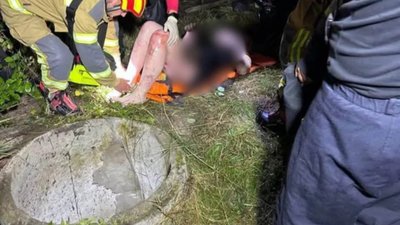 На Львівщині серед ночі жінку витягували із криниці