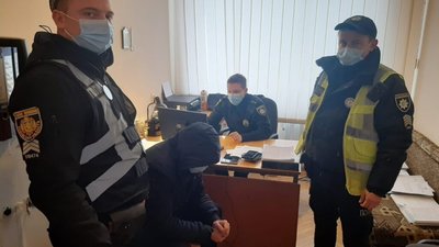 На Львівщині п’яний чоловік напав на поліцейських (ФОТО)