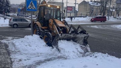 У Львові знайшли проблемні ділянки, які зараз розчищають від снігу
