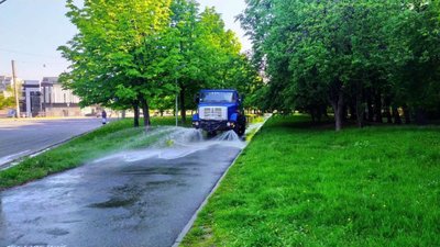 Як під час пандемії миють Львів (ФОТО)