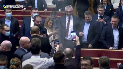 У Раді загорівся депутатський пульт (ВІДЕО)