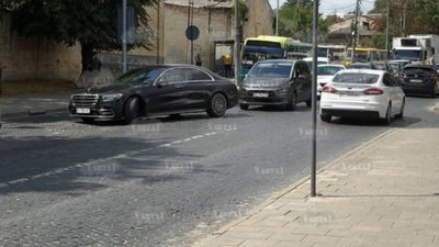 У Львові на популярній дорозі не розминулись автомобілі