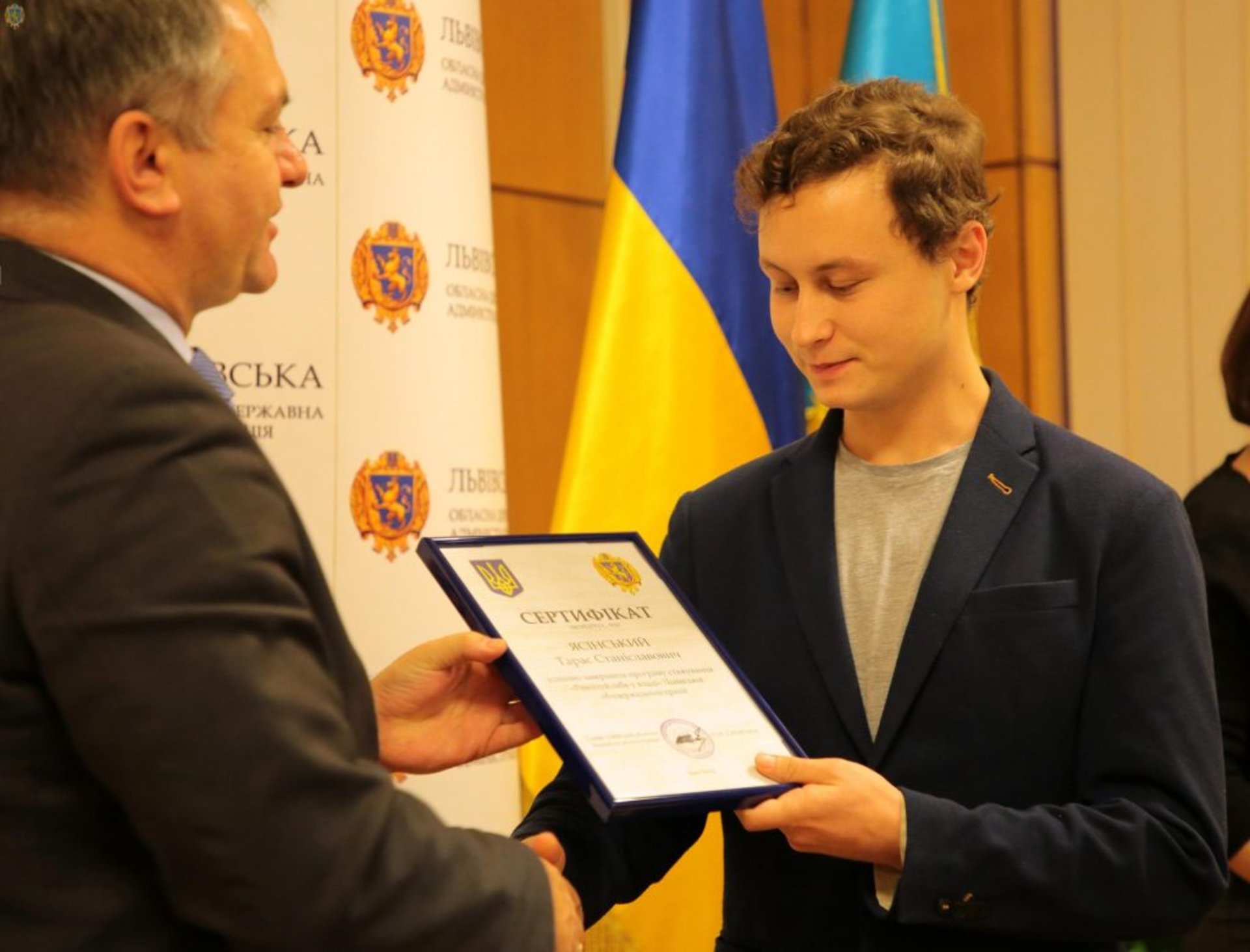 Троє стажерів претендують на працевлаштування у Львівській ОДА. Фото: прес-служба ЛОДА.