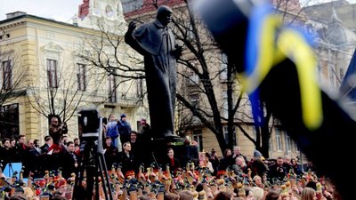Новий рекорд: 400 бандуристів з Львівщини разом виконали Шевченків “Заповіт” і “Реве та стогне Дніпр широкий” (ФОТО, ВІДЕО)