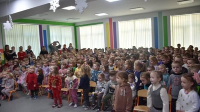 Дружина покійного депутата Львівської міськради Юрія Ломаги Мирослава продовжує благодійну роботу
