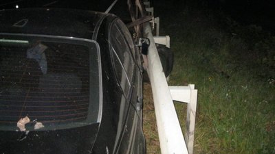 На Львівщині «БМВ» зіткнувся з возом (ФОТО)