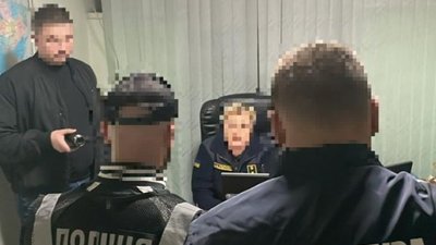 На Львівщині митничку викрили на хабарі