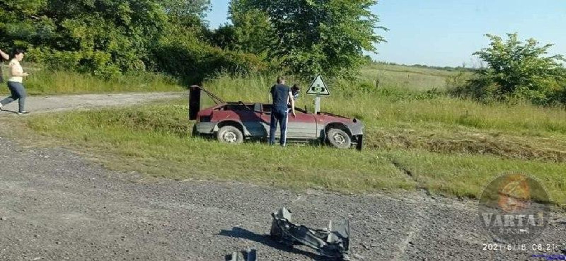 На трасі "Київ - Чоп" перекинулась вантажівка, фото Варта-1