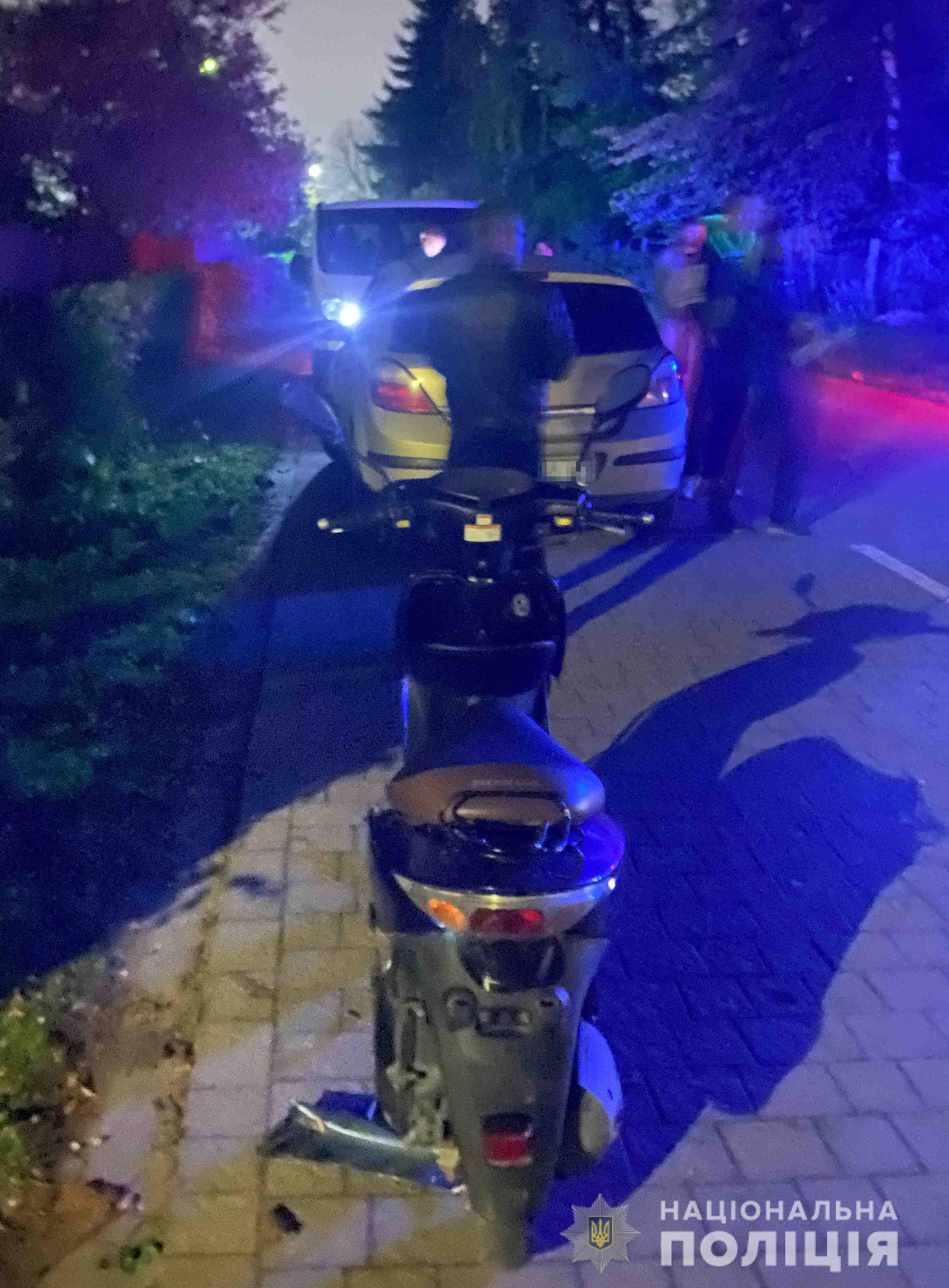 Поблизу Львова у ДТП постраждали неповнолітні скутеристи