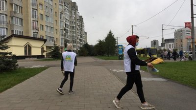 На Сихові неповнолітні працюють вуличними агітаторами (ФОТО)