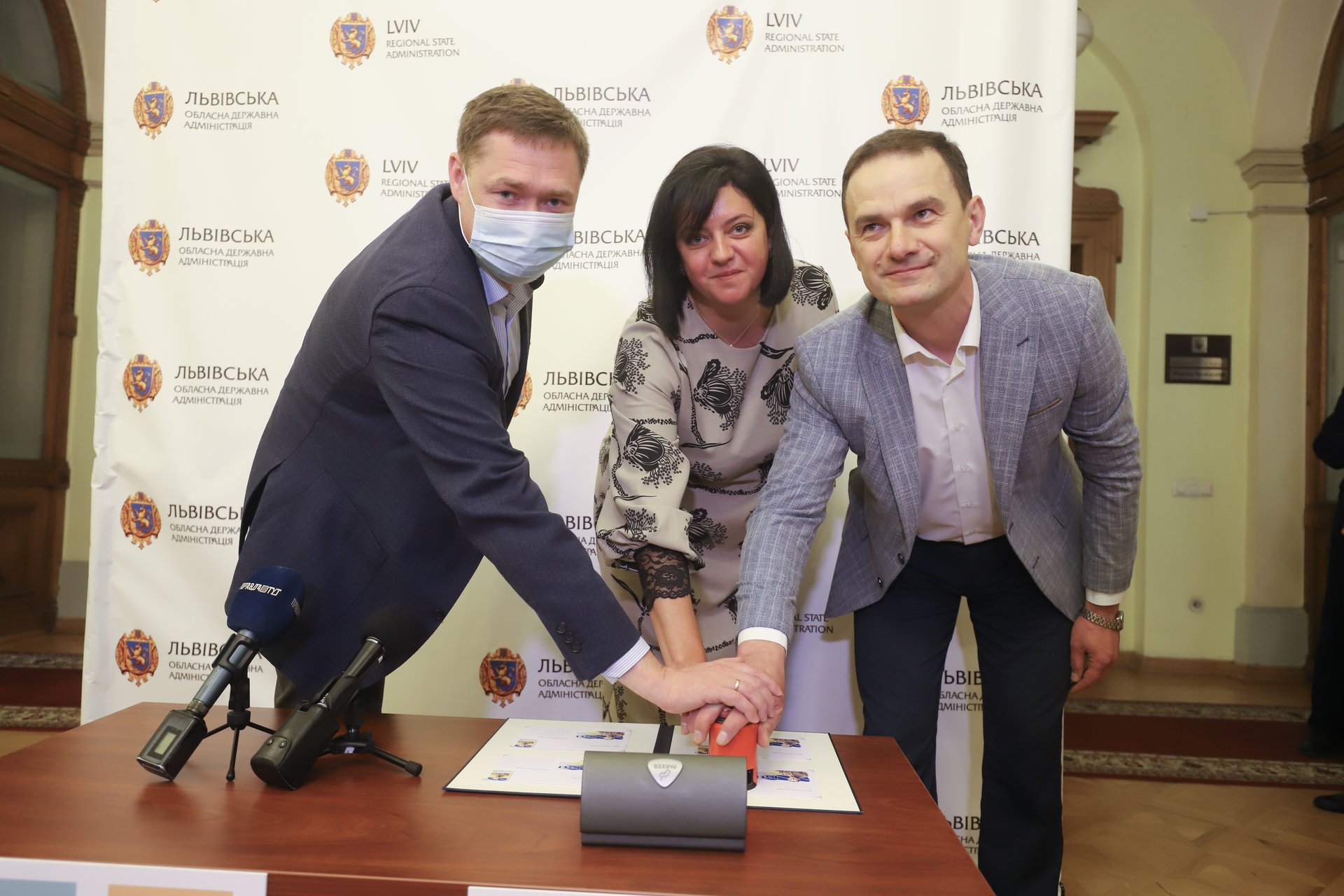 З нагоди 130-річчя з Дня народження Євгена Коновальця у Львові урочисто погасили конверт та марку, фото ЛОР