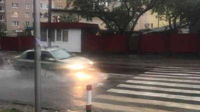 У Львові стався витік води (ФОТО)
