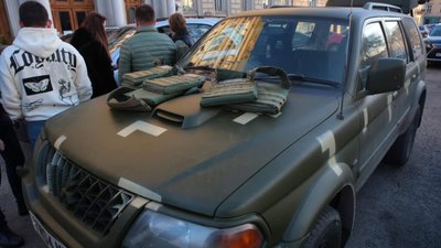 Львівщина передає для військових ще три автомобілі (ФОТО)