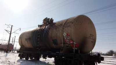 У Львові на залізничній станції стався витік вантажу із цистерни