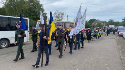 Львівщина провела в останню путь Героя України азовця Романа Гладія (ФОТО)